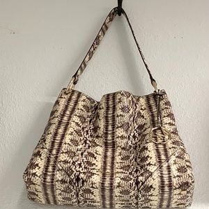 MK shoulder tote bag. Snake print.